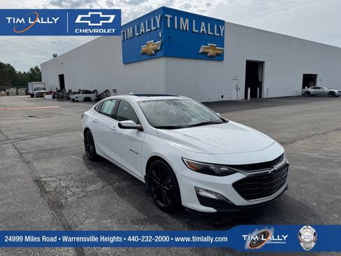 Used 2022 Chevrolet Malibu LT FWD image 1