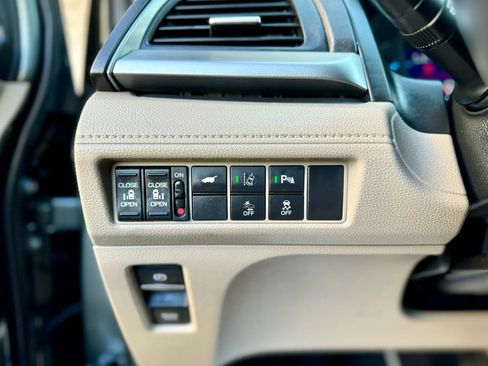 Used 2018 Honda Odyssey Touring image 21