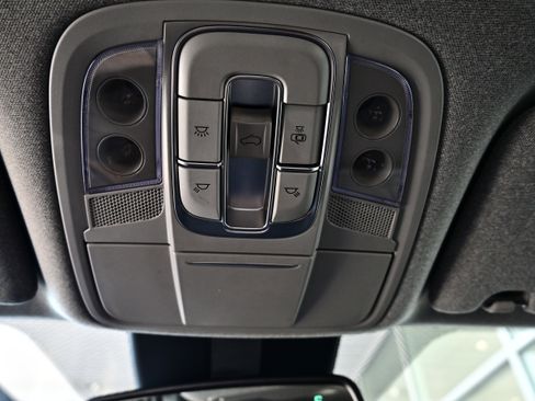 Used 2020 Hyundai Santa Fe Limited AWD/4WD image 33