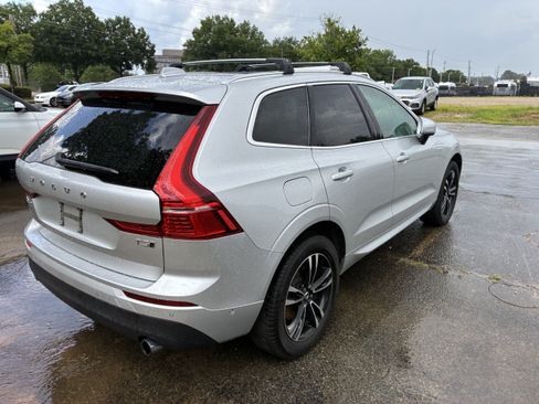 Used 2019 Volvo XC60 T5 Momentum w/ Multimedia Package AWD/4WD image 8