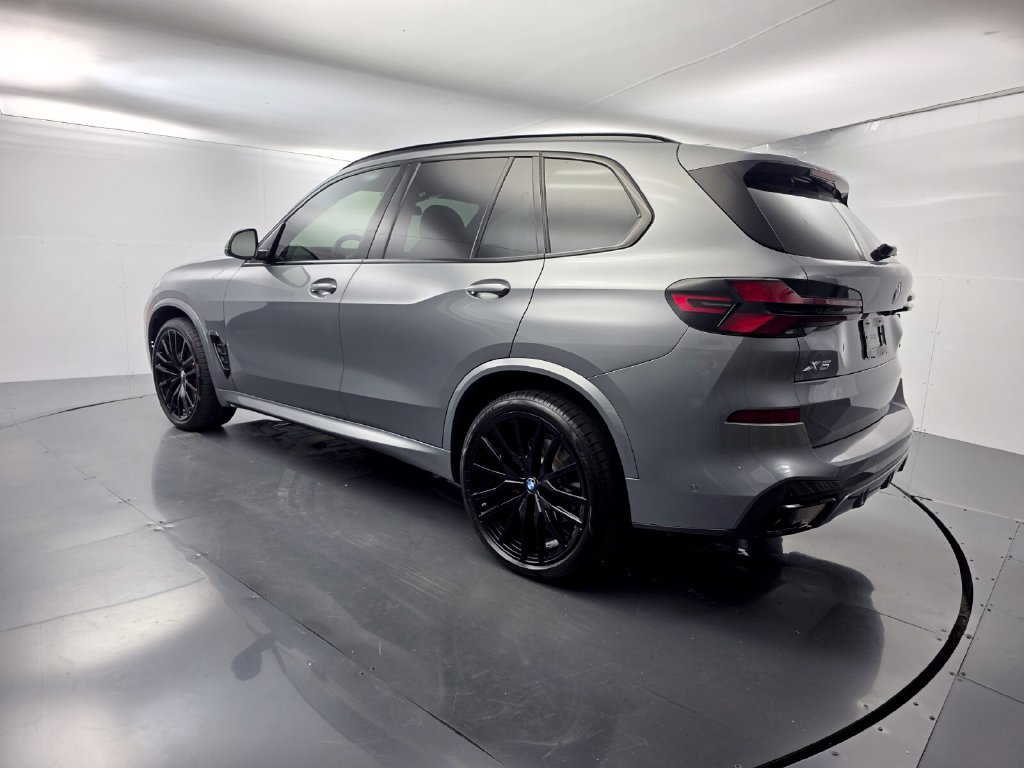 Certified 2026 BMW X5 xDrive40i w/ M Sport Package AWD/4WD image 4