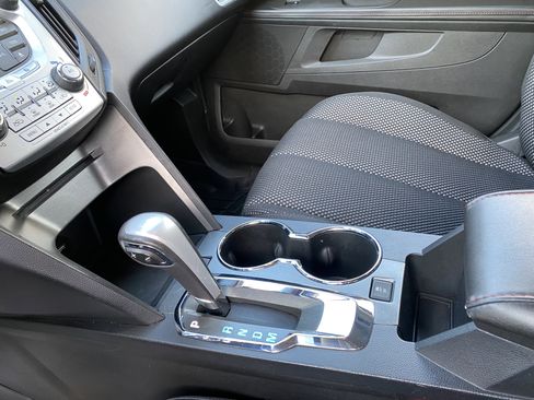 Used 2015 Chevrolet Equinox LT image 28