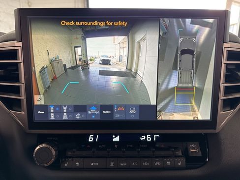 Used 2025 Toyota Tundra Limited image 26