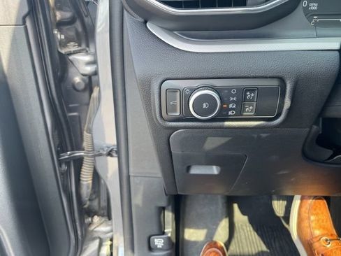 Used 2023 Ford Explorer XLT w/ Equipment Group 202A AWD/4WD image 23