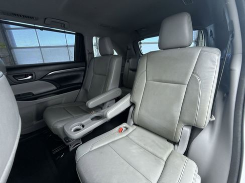 Used 2018 Toyota Highlander Limited image 36