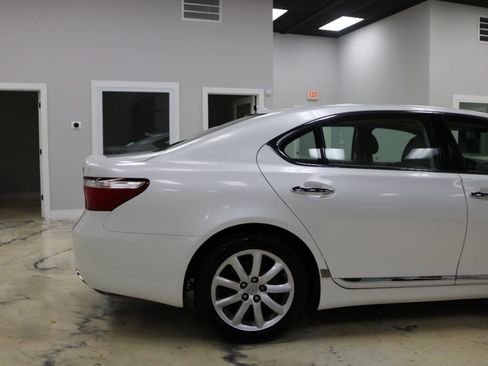 Used 2008 Lexus LS 460 L w/ Preferred Accessory Pkg RWD image 36