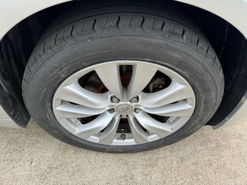Used 2011 INFINITI M37 w/ Premium Pkg image 32