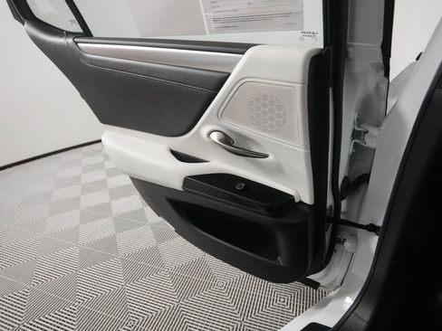 Certified 2022 Lexus ES 300h F Sport w/ Accessory Package image 14