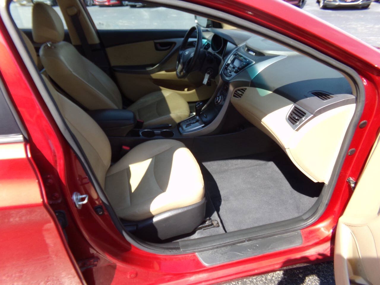 Used 2013 Hyundai Elantra Limited FWD image 26
