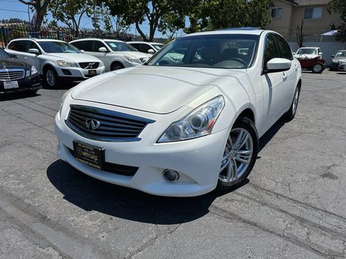 Used 2010 INFINITI G37 Journey w/ Premium Pkg RWD image 1