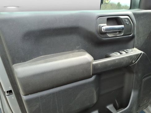 Used 2023 Chevrolet Silverado 1500 Custom image 10