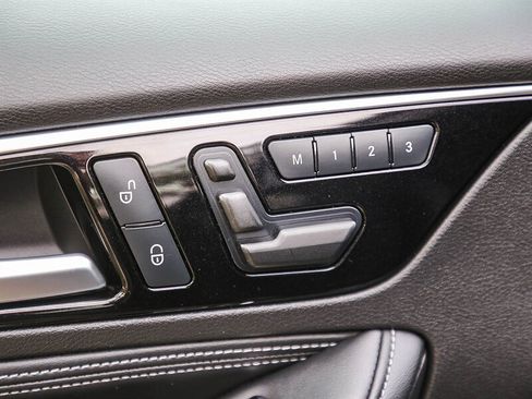 Used 2017 INFINITI QX30 image 29