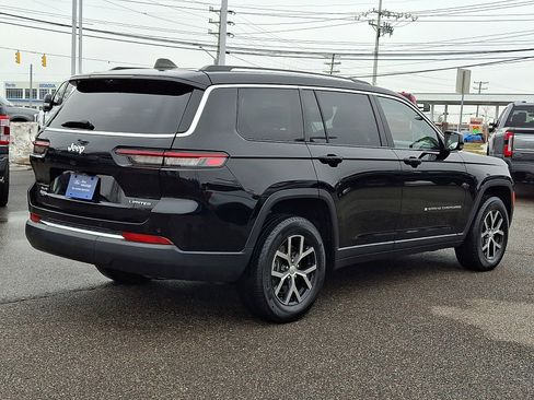 Used 2023 Jeep Grand Cherokee L Limited w/ Luxury Tech Group II image 11