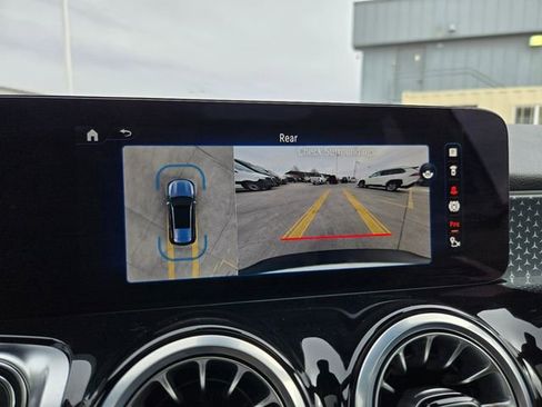 Used 2024 Mercedes-Benz EQB 300 4MATIC image 25