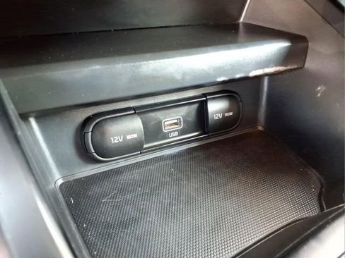 Used 2022 Kia Soul LX w/ Technology Package FWD image 22