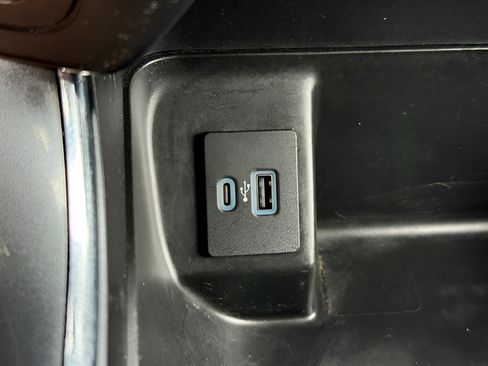 Used 2022 Ford F150 XLT w/ Equipment Group 302A High AWD/4WD image 14