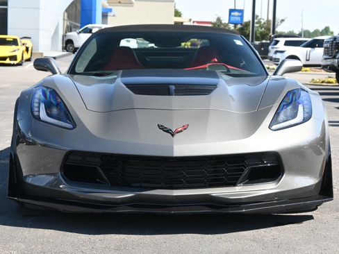 Used 2015 Chevrolet Corvette Z06 w/ 3LZ Preferred Equipment Group RWD image 3