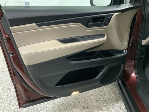 Used 2018 Honda Odyssey EX-L image 14