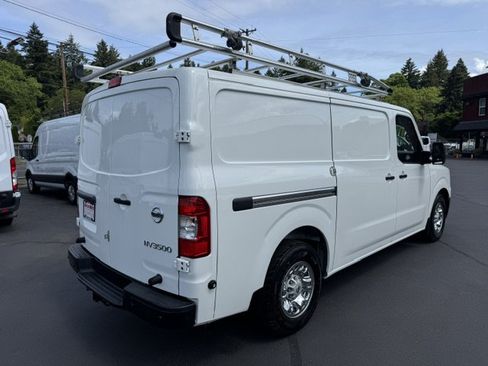 Used 2018 Nissan NV 3500 SV RWD image 6