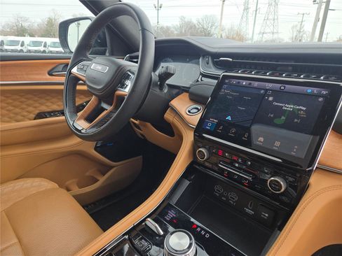 Certified 2025 Jeep Grand Cherokee L Summit image 9