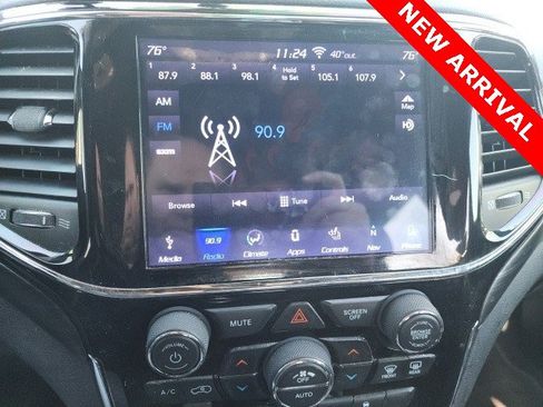 Used 2019 Jeep Grand Cherokee Altitude image 18