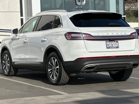 Used 2022 Lincoln Nautilus Reserve w/ Luxury Package image 5