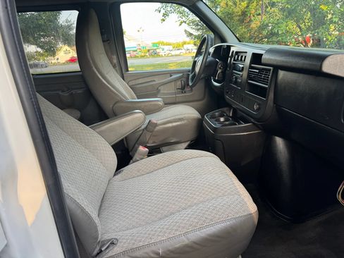 Used 2011 Chevrolet Express 3500 LT w/ LT Preferred Equipment Group RWD image 7