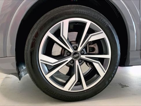 Used 2023 Audi Q4 e-tron Premium w/ Convenience Package image 8