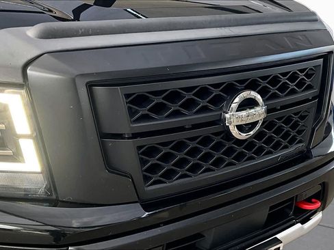 Used 2021 Nissan Titan PRO-4X w/ Pro-4x Convenience Package AWD/4WD image 30