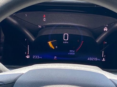 Certified 2025 Chevrolet Trax LT FWD image 9