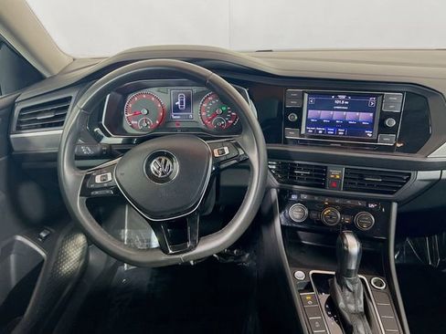 Used 2020 Volkswagen Jetta SE FWD image 19