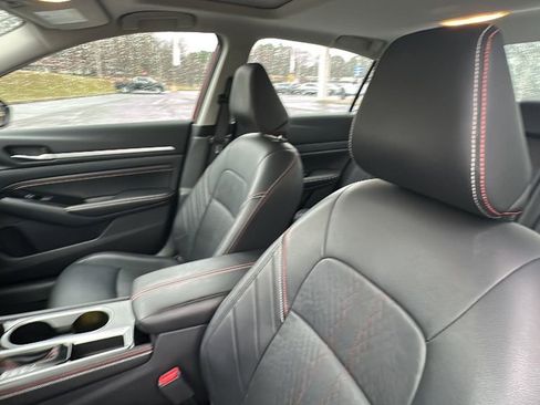 Used 2023 Nissan Altima 2.5 SR w/ SR Premium Package image 12