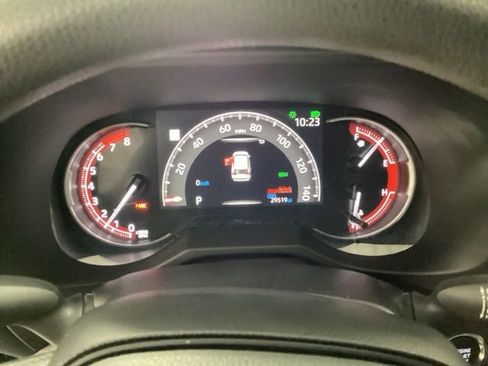 Used 2025 Toyota RAV4 XLE AWD/4WD image 8