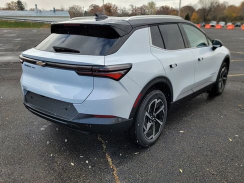 New 2026 Chevrolet Equinox EV LT image 12