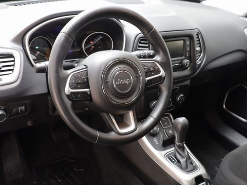 Used 2018 Jeep Compass Sport image 7