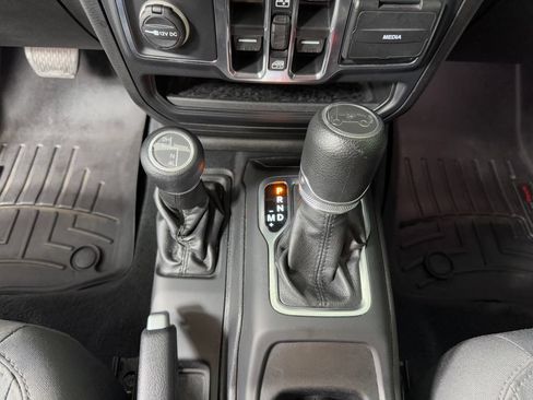 Used 2019 Jeep Wrangler Unlimited Sport S AWD/4WD image 32