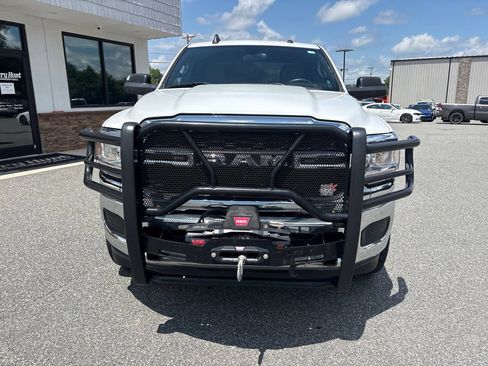 Used 2022 RAM 2500 Tradesman w/ Chrome Appearance Group AWD/4WD image 9