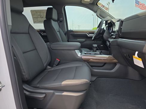 New 2026 Chevrolet Silverado 1500 RST w/ Redline Edition AWD/4WD image 15