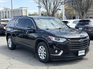 Used 2021 Chevrolet Traverse LT video 1