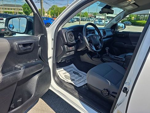 Used 2022 Toyota Tacoma SR RWD image 12