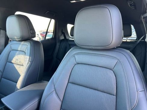 New 2026 Chevrolet Equinox LT w/ Convenience Package II image 11