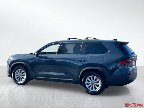 Certified 2025 Toyota Grand Highlander FWD image 5