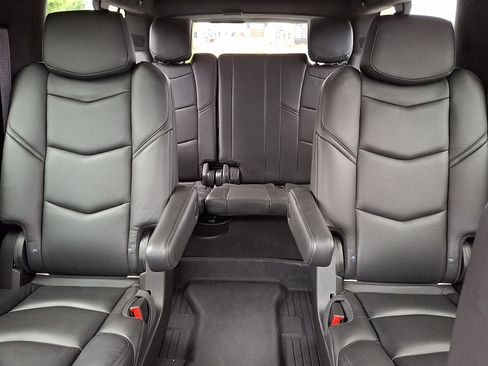 Used 2020 Cadillac Escalade ESV Platinum AWD/4WD image 13
