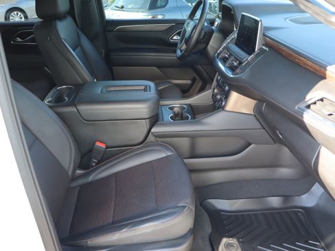 Used 2023 Chevrolet Tahoe High Country w/ Premium Package AWD/4WD image 41