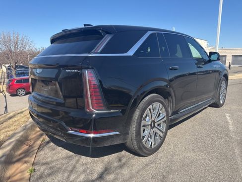 Used 2025 Cadillac Escalade IQ Luxury 2 w/ LPO, Radiant Package image 4