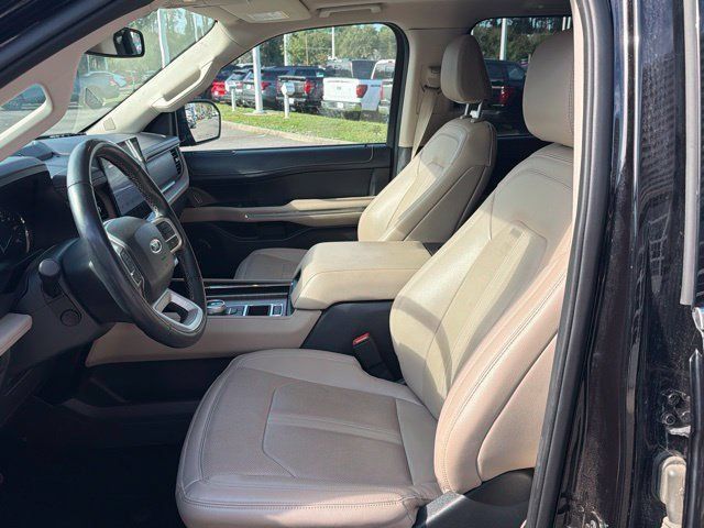 Used 2024 Ford Expedition Limited RWD image 16