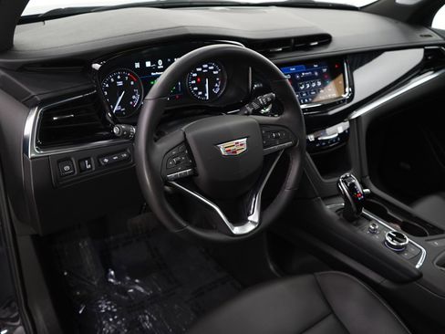 Used 2025 Cadillac XT6 Premium Luxury w/ Technology Package image 20
