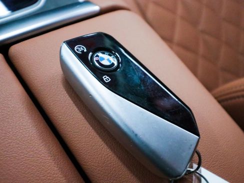 Used 2024 BMW X7 xDrive40i w/ Premium Package AWD/4WD image 21