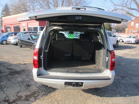 Used 2011 Chevrolet Suburban LT w/ Luxury Package AWD/4WD image 6