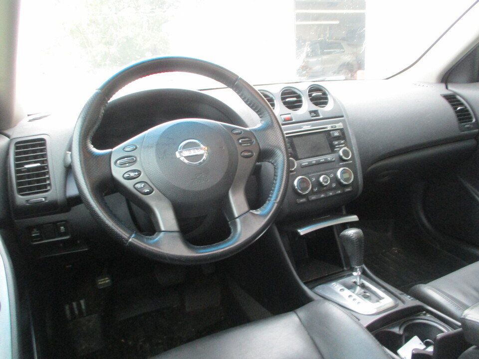 Used 2011 Nissan Altima 2.5 SL w/ 2.5SL Pkg FWD image 7